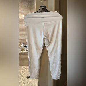 Lululemon Align 25” white crop leggings